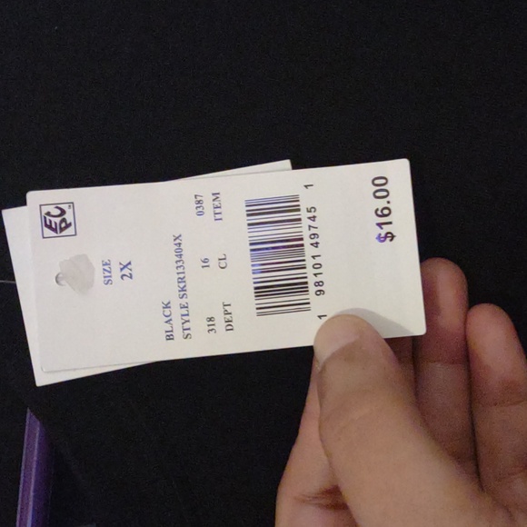 NWT Shakira Concert Tee - Picture 3 of 4